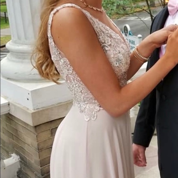 PROM DRESS - Picture 2 of 8